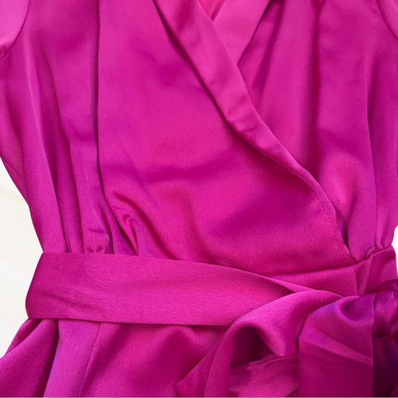 Taylor Magenta Women's Satin Dress NEW - Picture 4 of 4